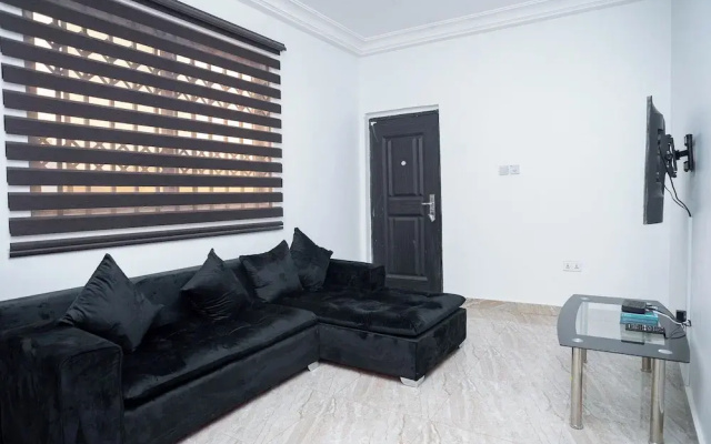 Cute & Comfy Condo  Close to Highway