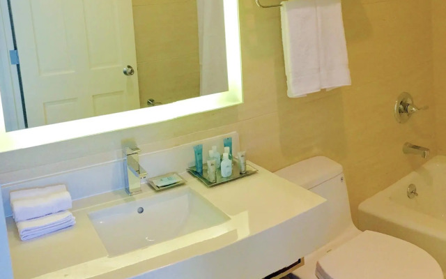 Wyndham Garden Fresh Meadows Flushing