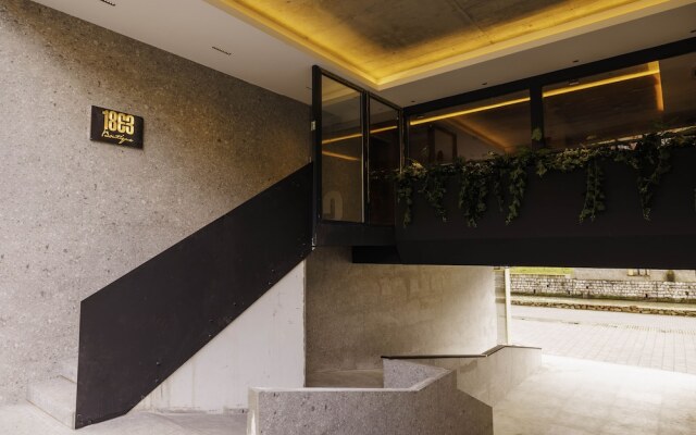 1863 Boutique Hotel