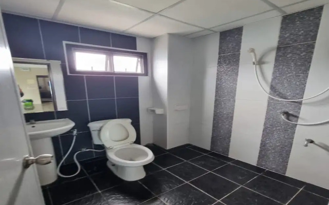 OYO 75504 Ratchapruek Apartment Angthong