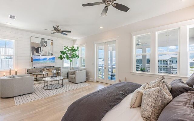 The Sleeping Queens at Prominence 30A