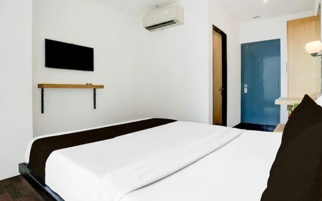 Super Townhouse PBG Mall Vashi
