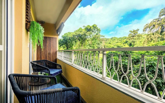 Alaya Stays Veera Marina 1BHK with Pool