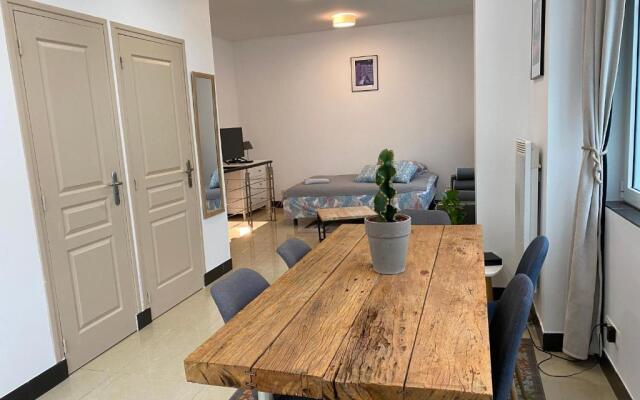 Large And Unique Souplex 60sqm, Well Located