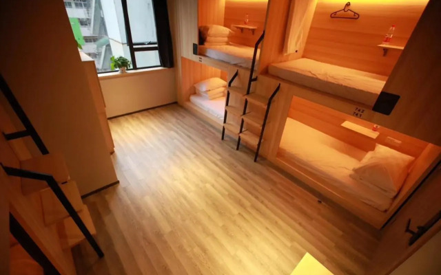 Chengdu Desti Youth Park Hostel