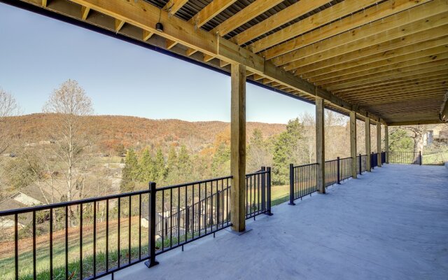 Lafollette Home: Community Pool & Mountain Views!