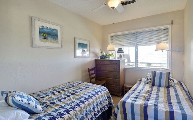 Beachfront Feel BFF 5 Br home by RedAwning