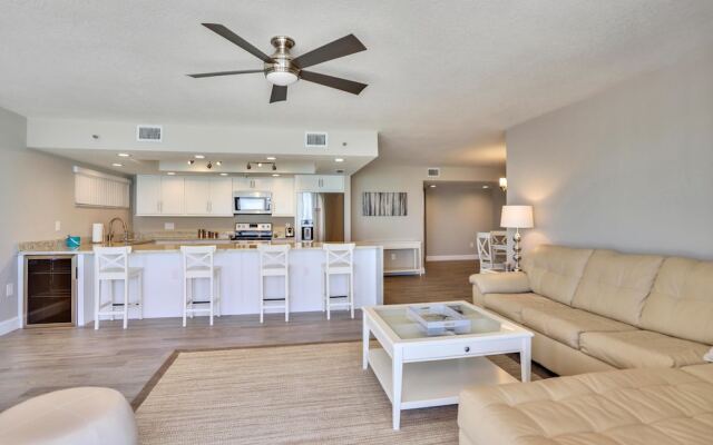 Trillium 4C Beach Front With Private Balcony/updated/pool!