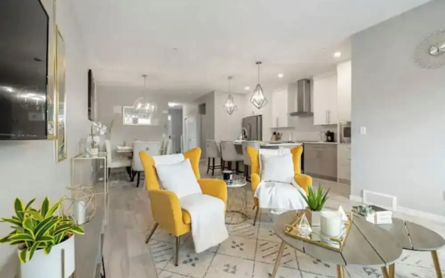 Luxury Modern Home - Livingstone