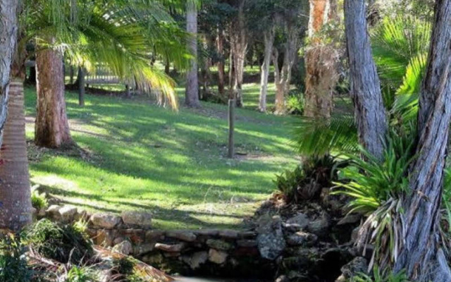 Eucalypt 3 Bedroom Deluxe Family Cottage – Outside – Cams Wharf