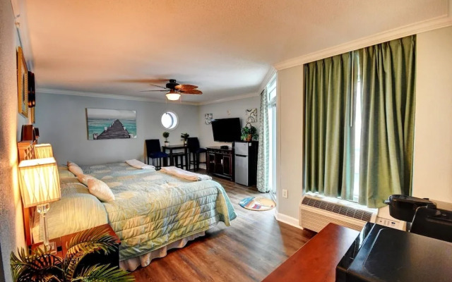 Grand Atlantic Resort 601 - Efficiency Studio Bedroom Condo by RedAwning