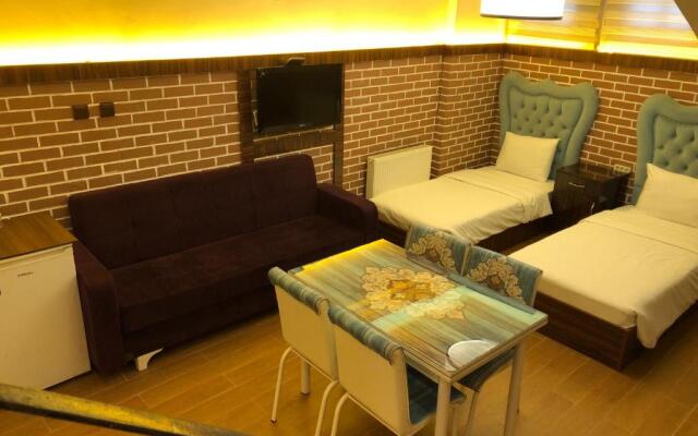 Rose Mansion by Otantik Suites