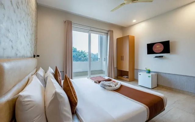 Aadat Hotel Subhash Chowk Gurgaon