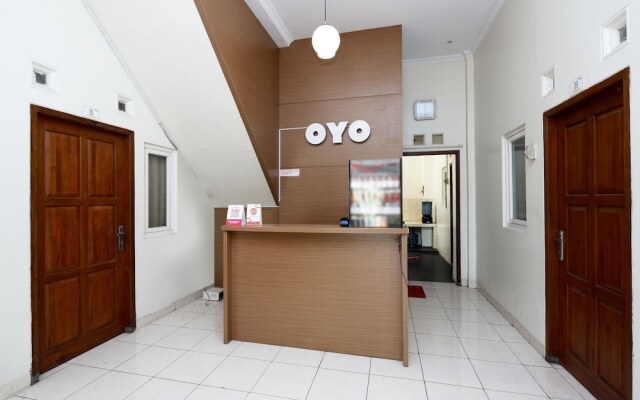 OYO 2428 Trision Hostel