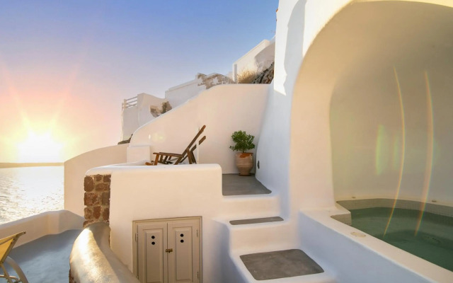 Oia Mare Villas