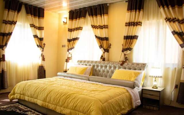 Ralph and Comfort Luxury Suites