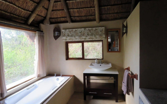 Woodbury Lodge - Amakhala Game Reserve