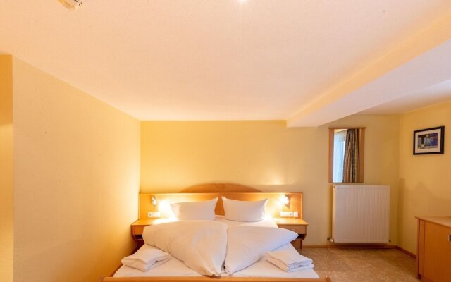 Mountain-view Apartment With Infrared Sauna