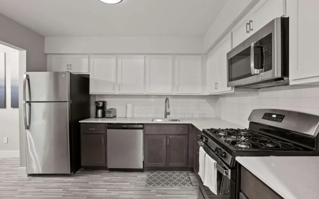 Comfy 2BR 2BA Unit in Pime Location