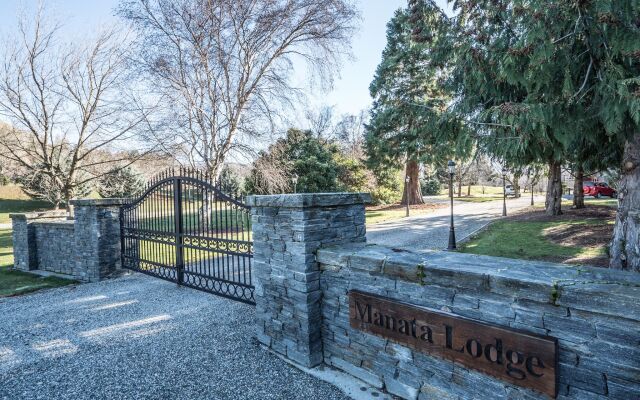Manata Lodge