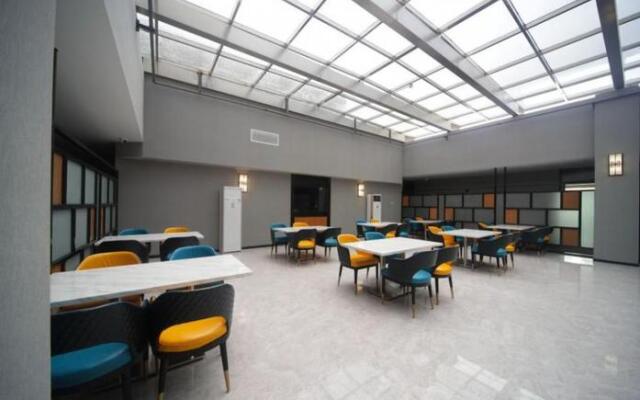 Chonpines Hotel·Guangzhou Rongchuang Wenlvcheng