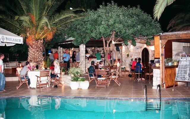 Irida Apartments