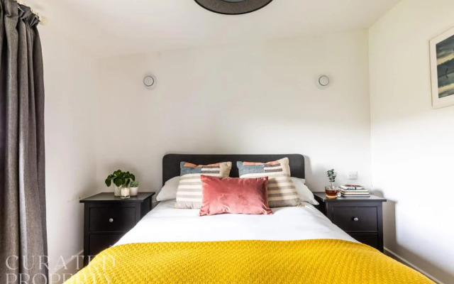 Stunning 5 Bedroom New Build With Amazing Views