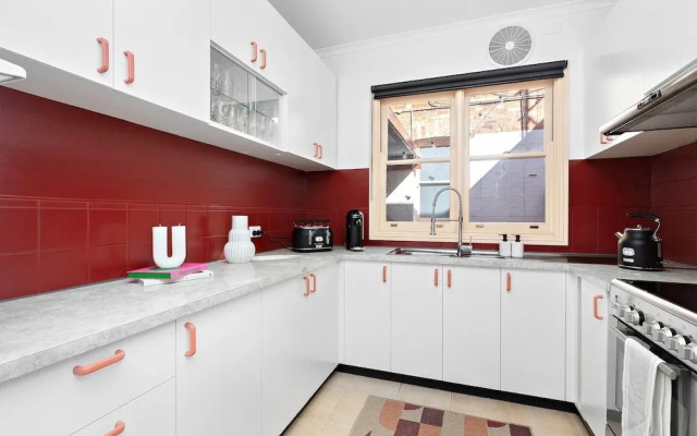 Fitzroy Private Rooms @ 132 Nicholson Homestay