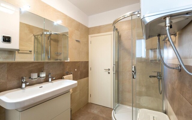 Stunning Home in Brist With Wifi and 4 Bedrooms