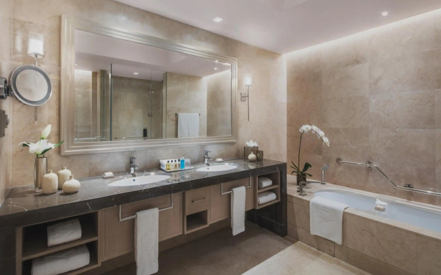 Shangri-La Residences at the Fort, Manila