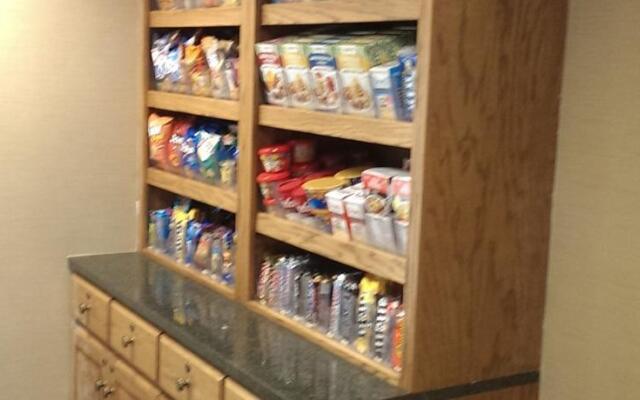Rodeway Inn & Suites