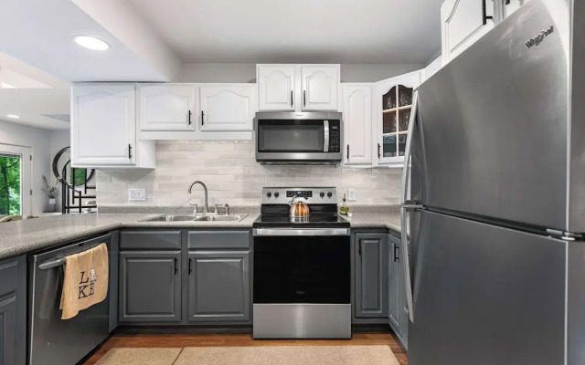 Treehouse LOZ Seclusion for 6!