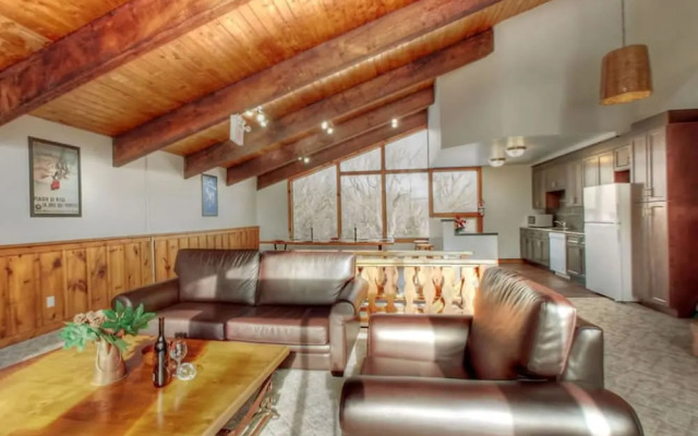 Spacious 8 bdrm Cottage with Private Beach Access, BBQ, Hot Tub, Sauna, Pet friendly - фото 2