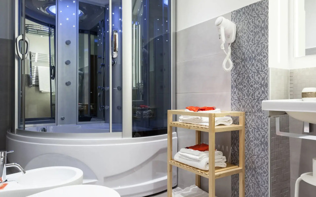 Lh Royal Suites