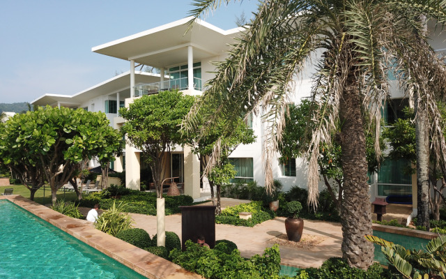 Karon Sea View Beach Apartment