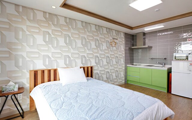 Jeju Airport Road Pension