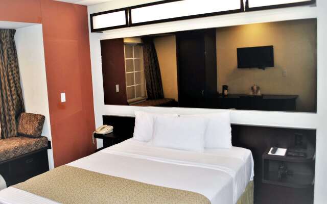 Microtel Inn and Suites Toluca