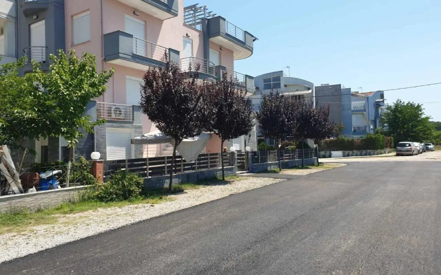 Design Suites Efharis (Brusco)