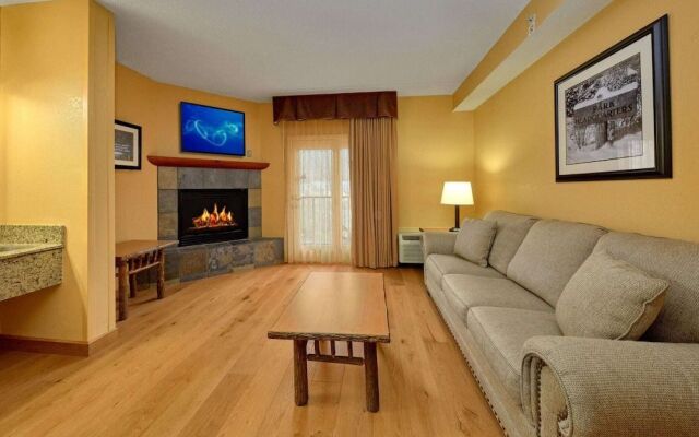 Bearskin Lodge on the River