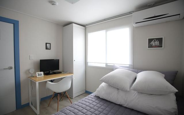 Hongdae Lazyfox Den Hostel