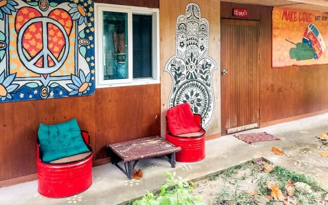 Wild Flower Hostel Koh Lanta