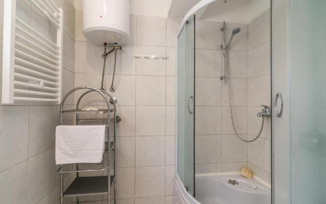 La Bodega Apartments