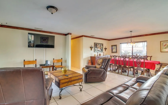 Group-friendly Miami Getaway 2 Mi to FIU