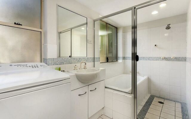 Byron Lakeside Holiday Apartments