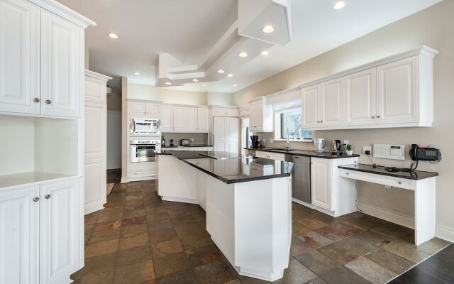 Modern Luxury Furnished, Surrounding St-Lawrence River View, Tranquil