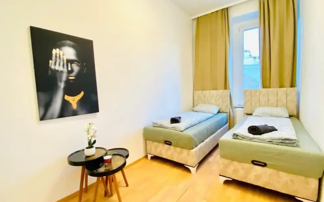 Rooms in Cozy 4BR Shared Apt Central