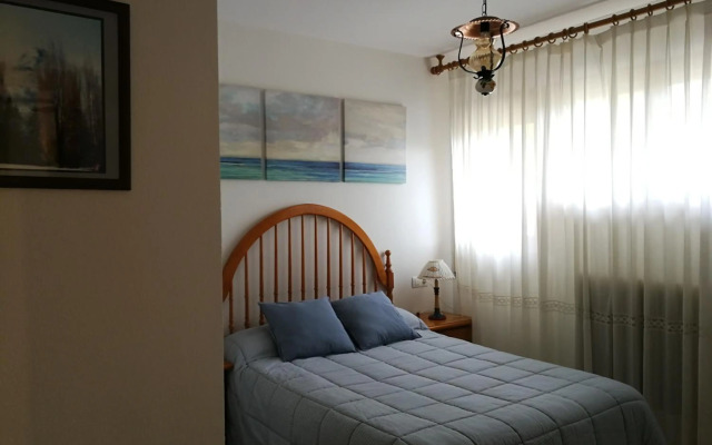 Atico en Biescas con Piscina, Tenis y Barbacoa