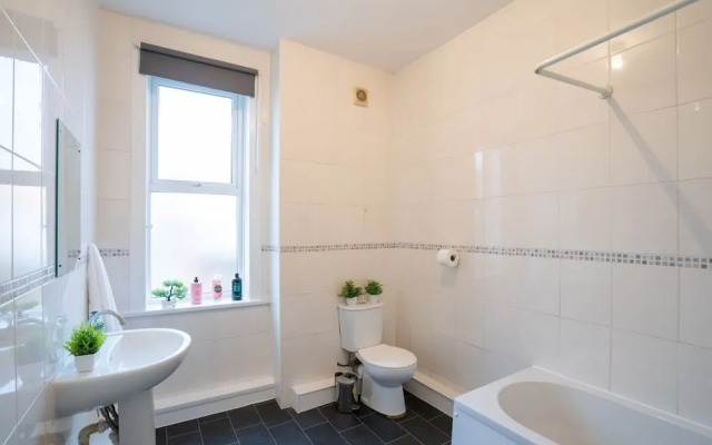 4bedrooms-3bath-9beds-wallsend