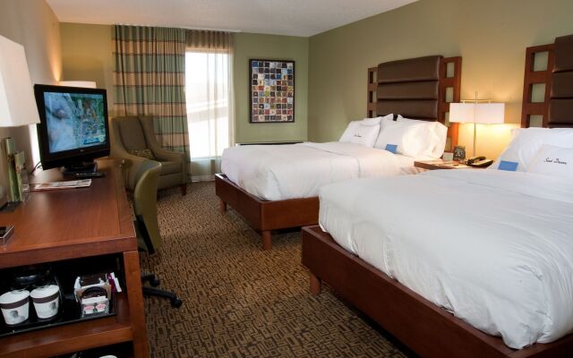 DoubleTree by Hilton Collinsville - St. Louis