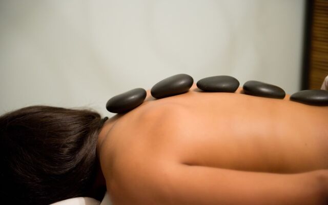 Carriage House Hotel